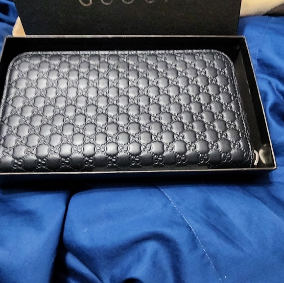 GUCCI MICROGUCCISIMA LEATHER ZIP AROUND WALLET - Picture 2 of 10